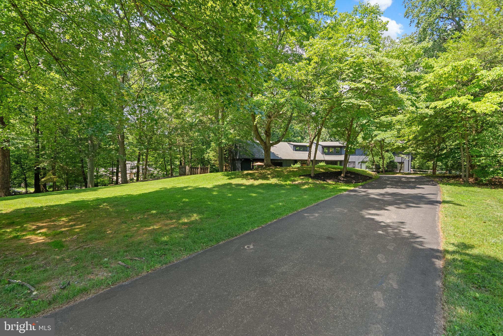 POTOMAC MANOR - Residential