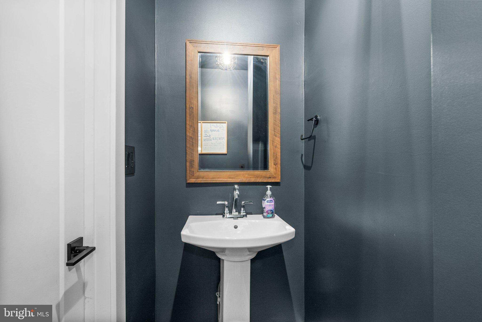 POTOMAC MANOR - Residential