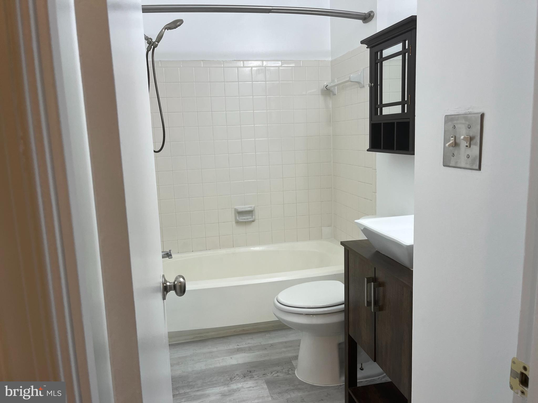 GREENHILLS - Residential Lease