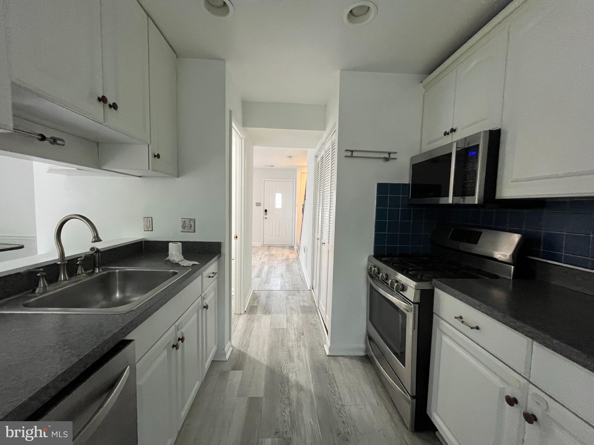 GREENHILLS - Residential Lease