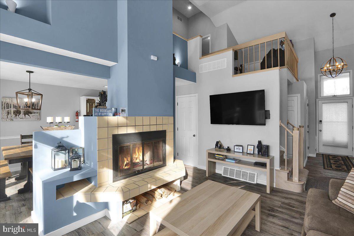 102 LAURELWOODS DRIVE