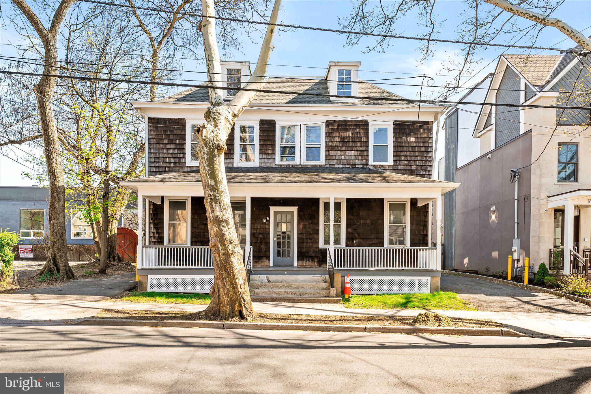 10 LYTLE STREET 3