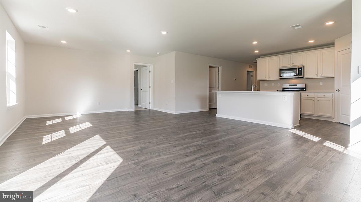 STRAWBERRY FIELDS - Residential