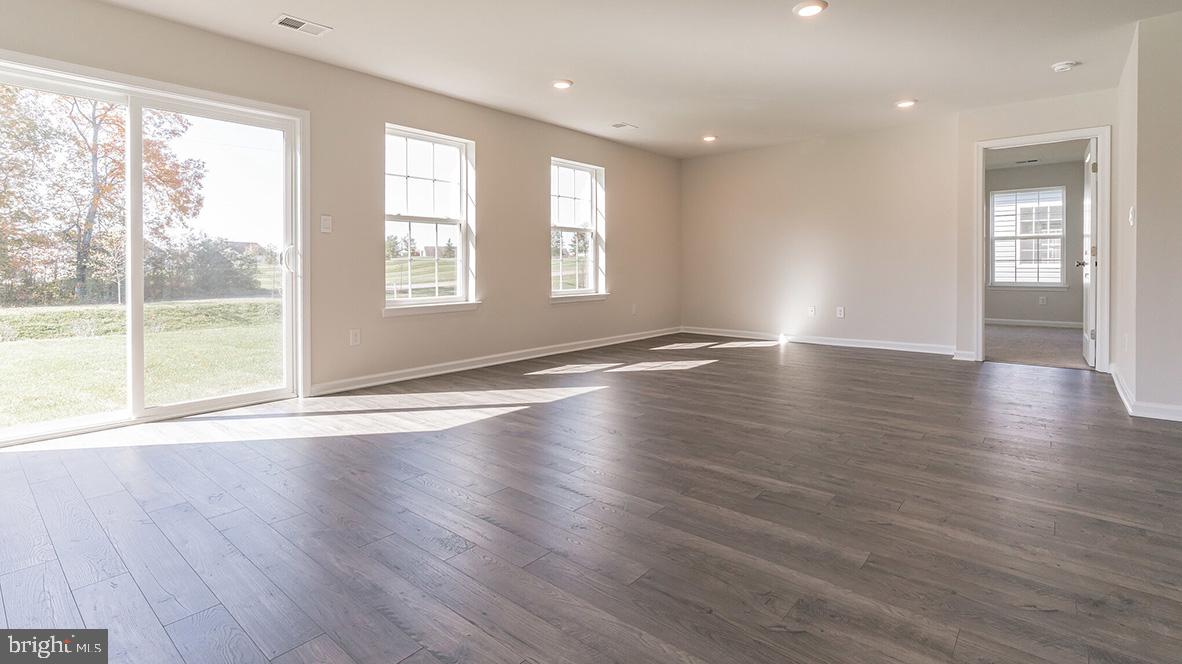 STRAWBERRY FIELDS - Residential