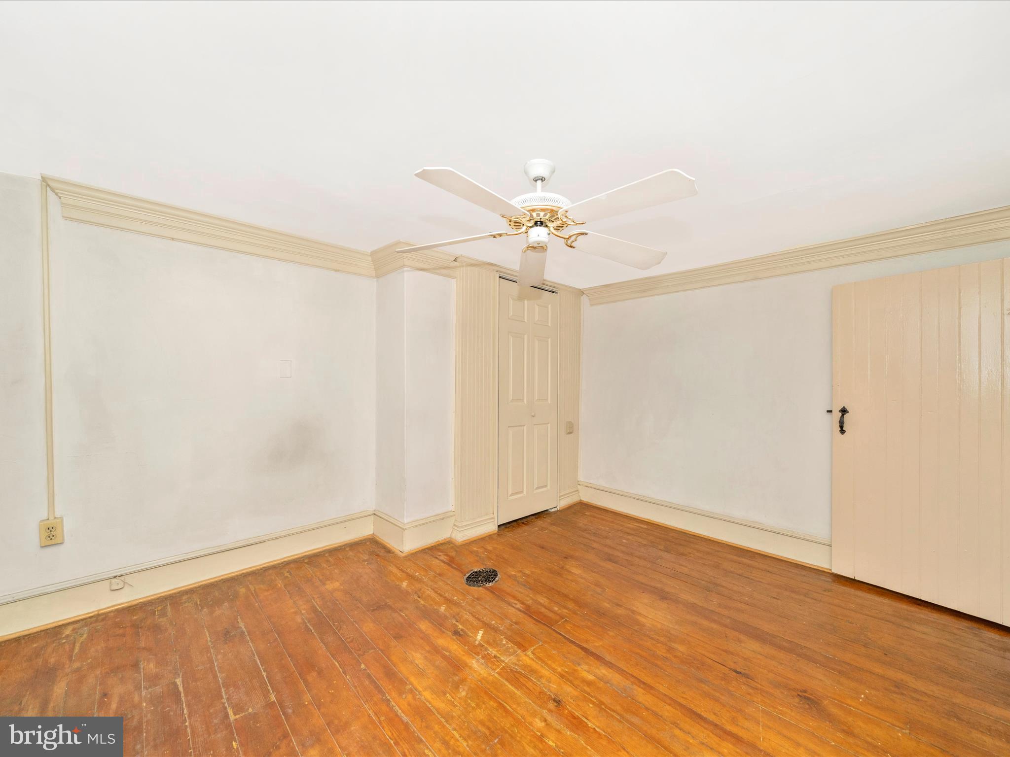 MIDDLETOWN - Residential