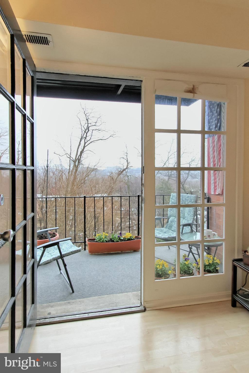 MAYFLOWER SQUARE - Residential