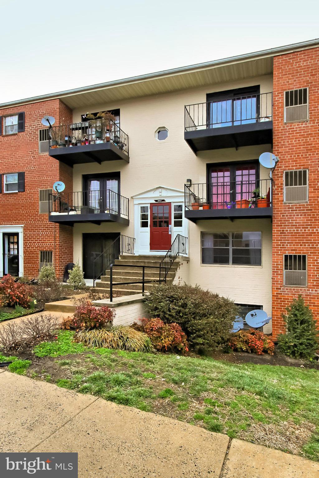 MAYFLOWER SQUARE - Residential