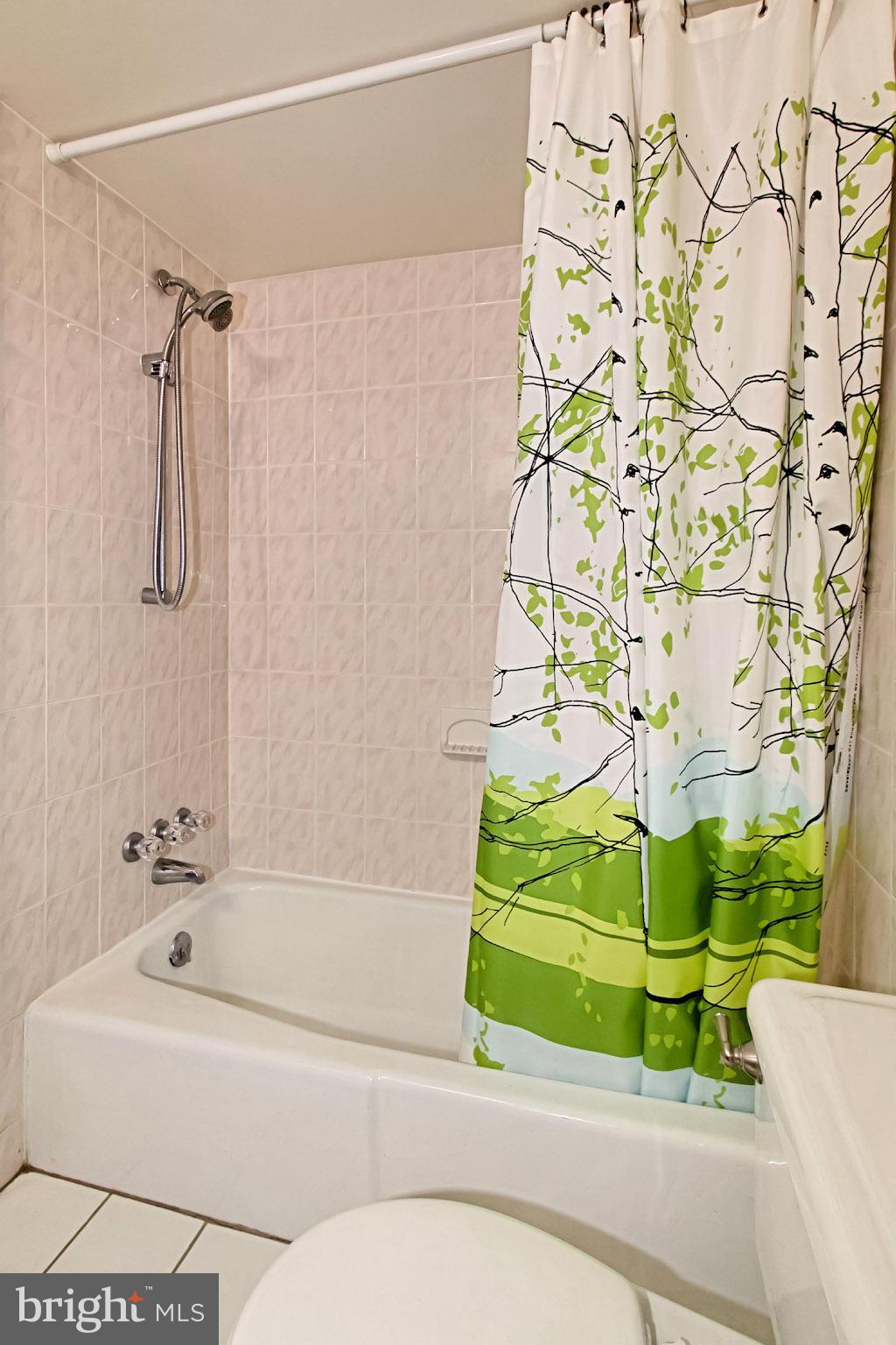 MAYFLOWER SQUARE - Residential