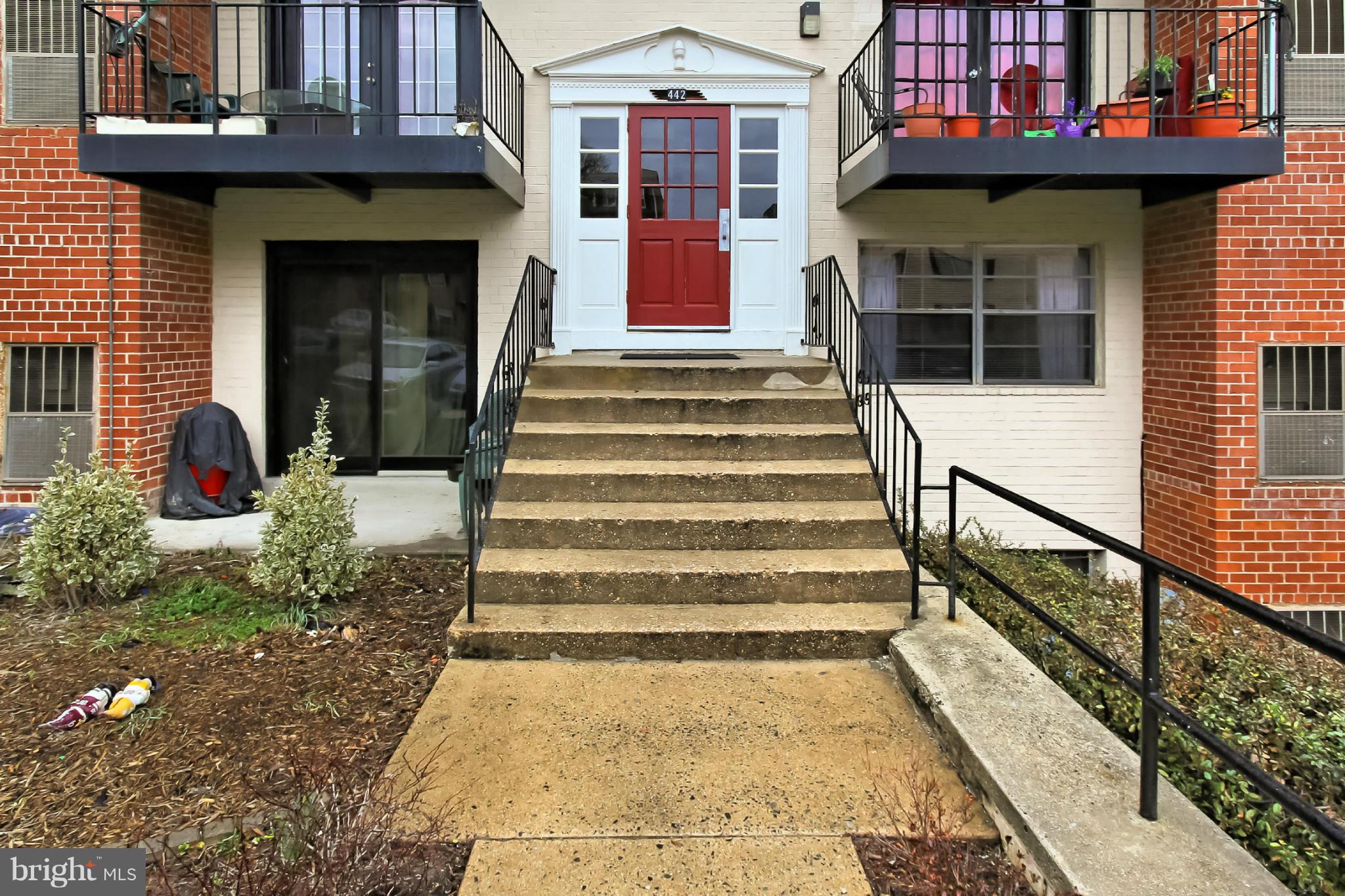 MAYFLOWER SQUARE - Residential