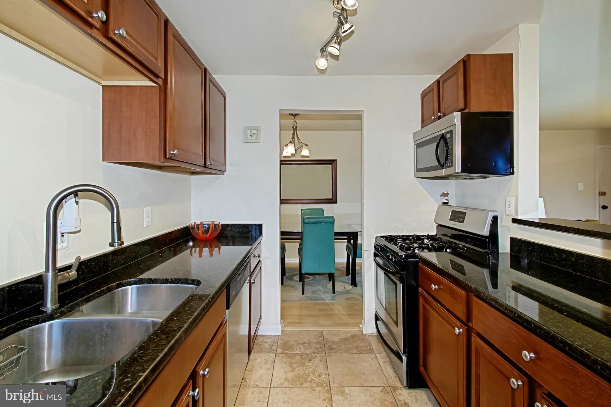 MAYFLOWER SQUARE - Residential