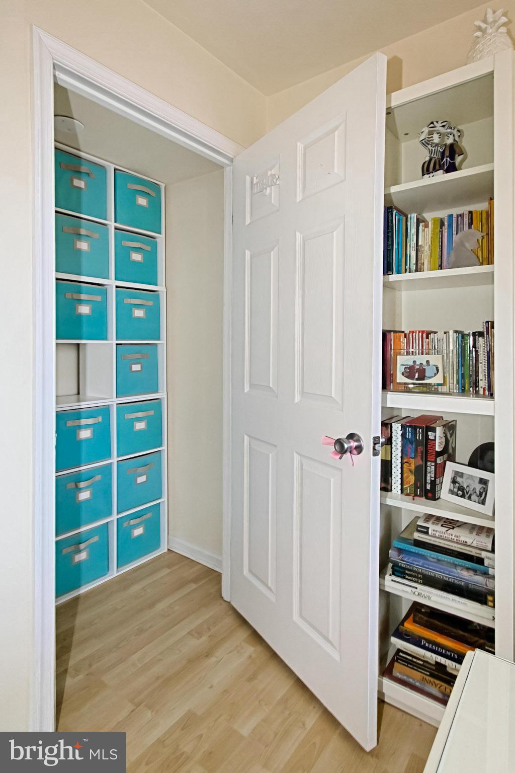 MAYFLOWER SQUARE - Residential