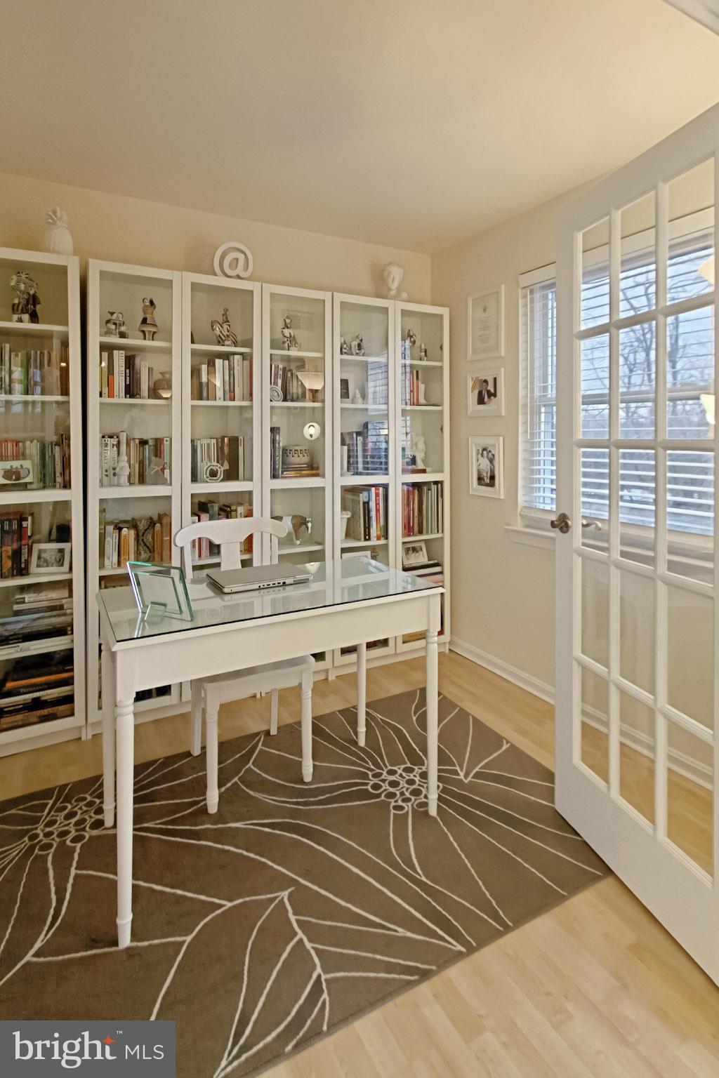 MAYFLOWER SQUARE - Residential