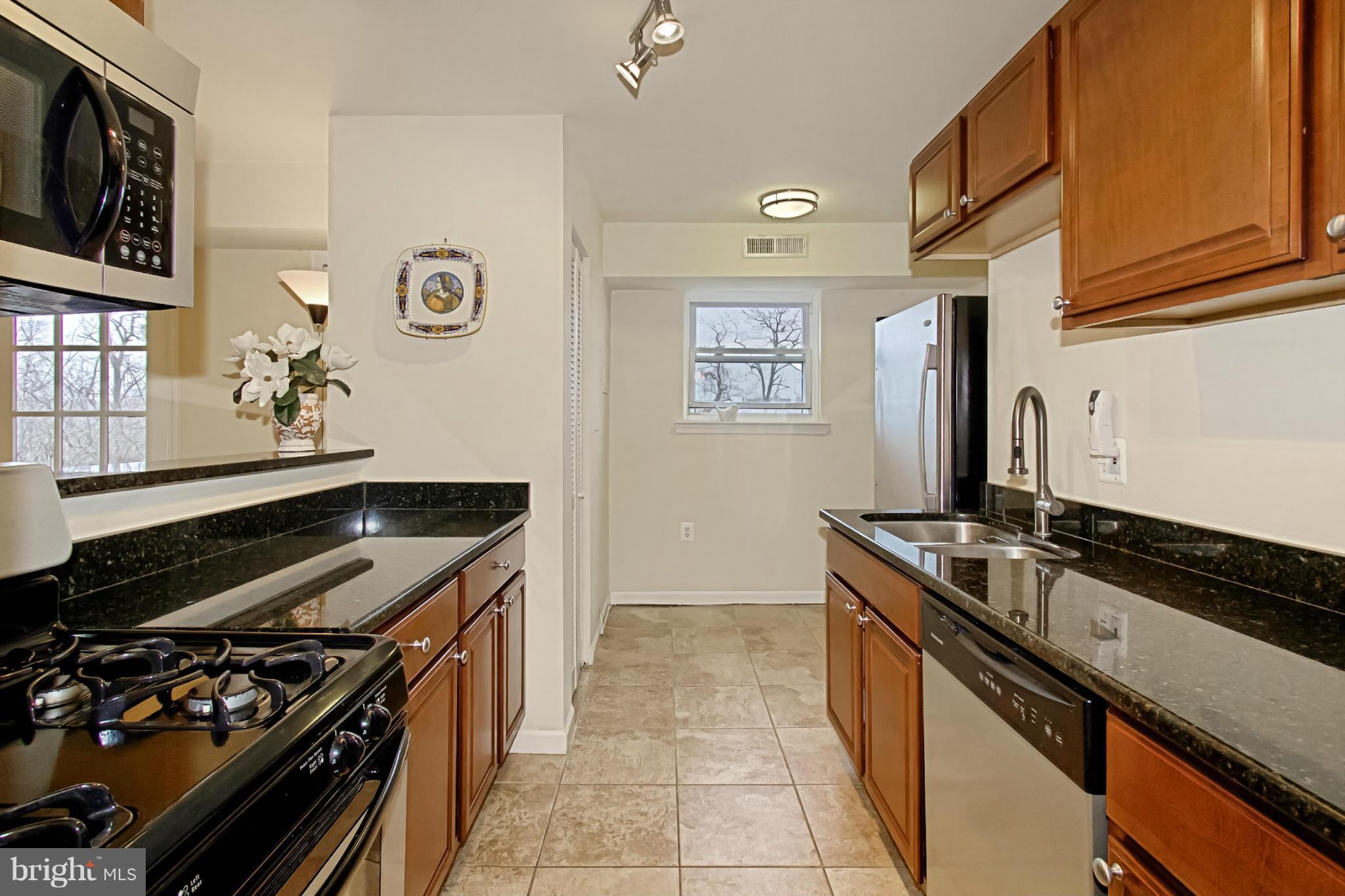 MAYFLOWER SQUARE - Residential