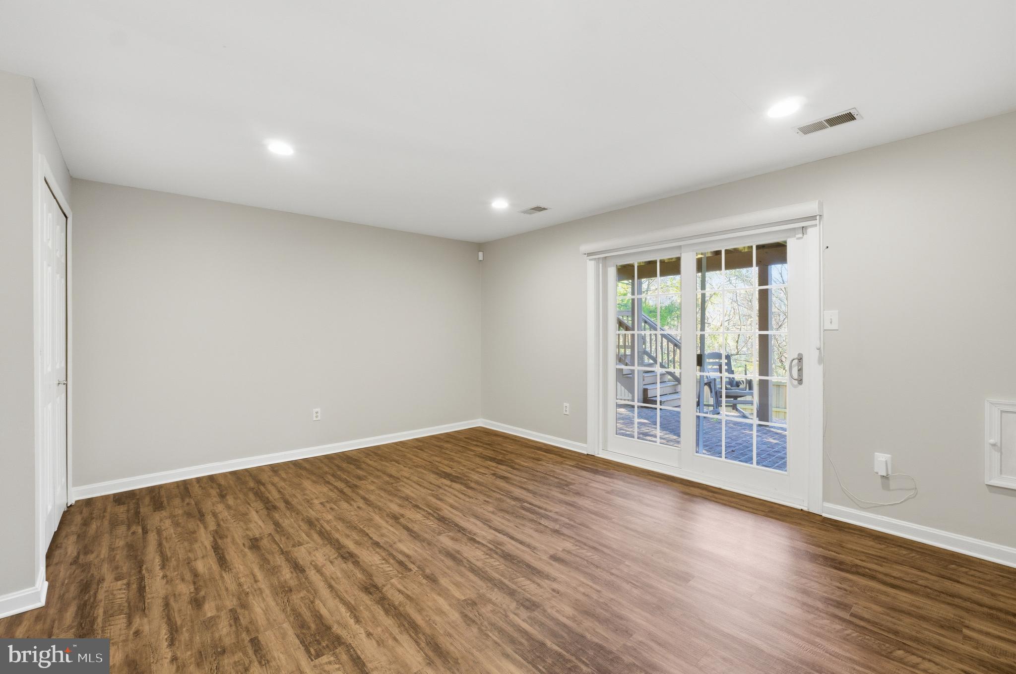 HUNTINGTON MANOR - Residential Lease