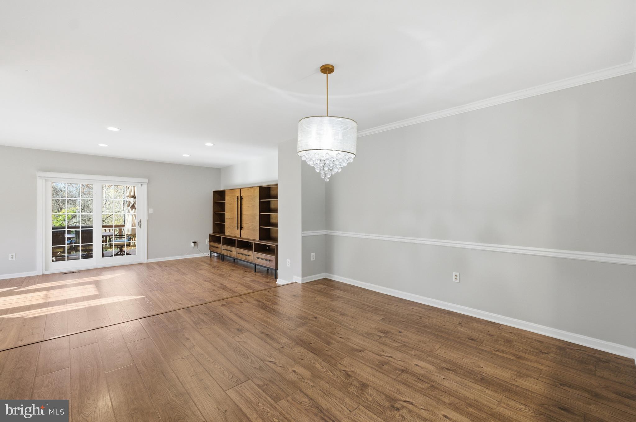 HUNTINGTON MANOR - Residential Lease