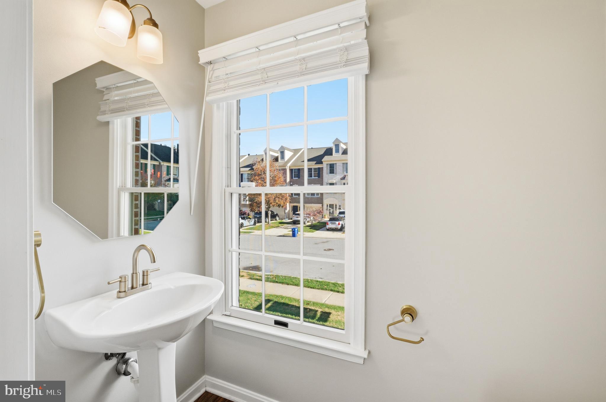 HUNTINGTON MANOR - Residential Lease