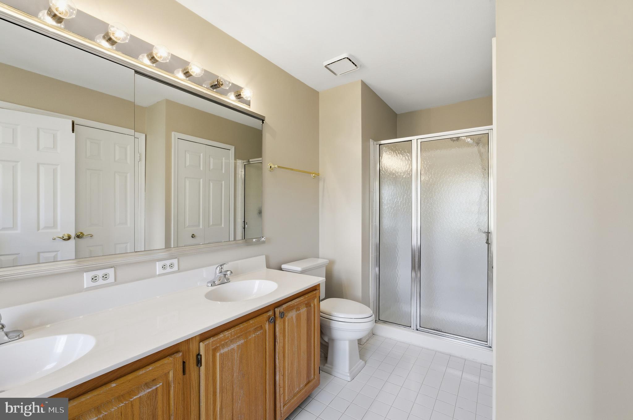 HUNTINGTON MANOR - Residential Lease