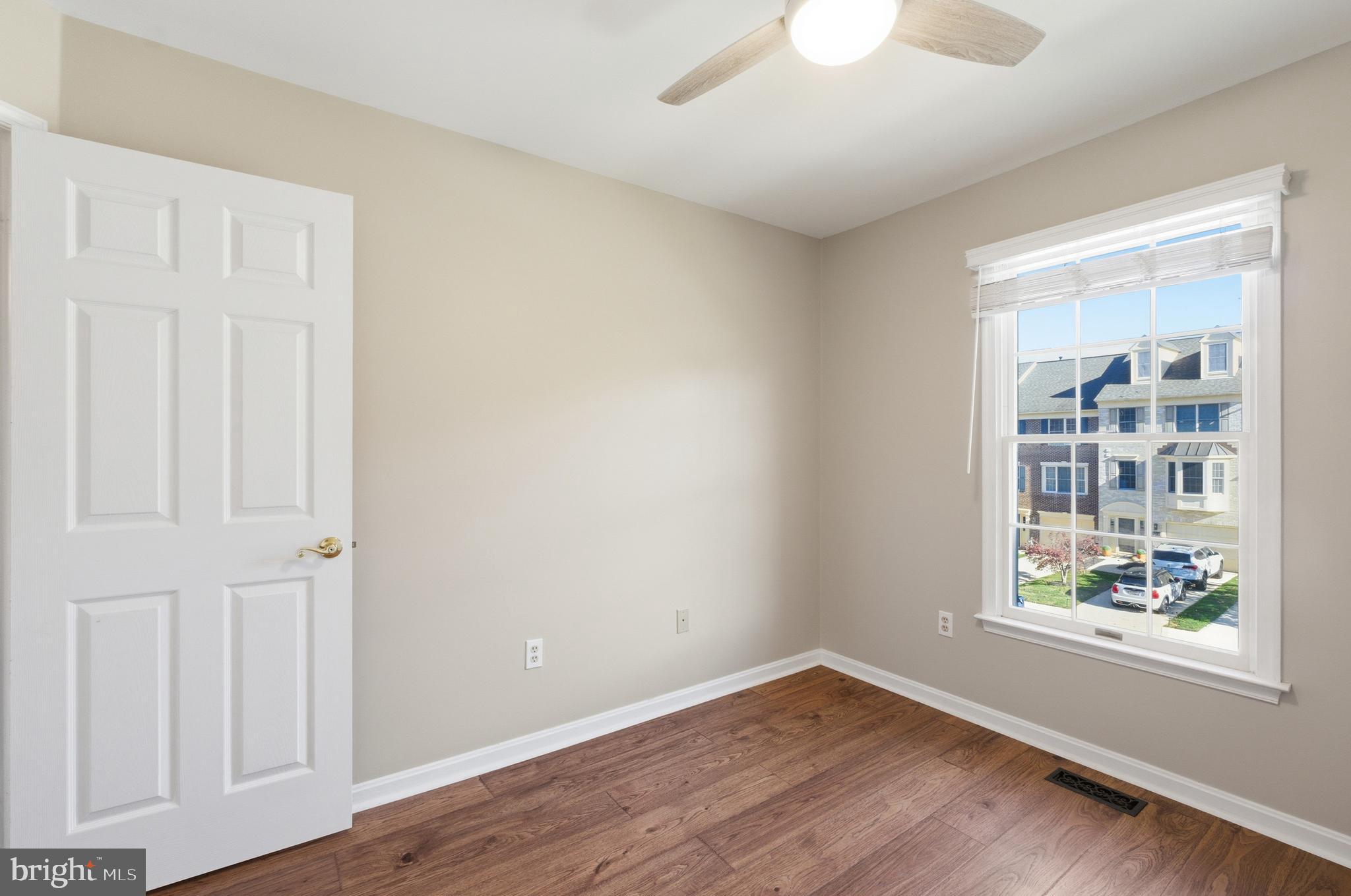 HUNTINGTON MANOR - Residential Lease