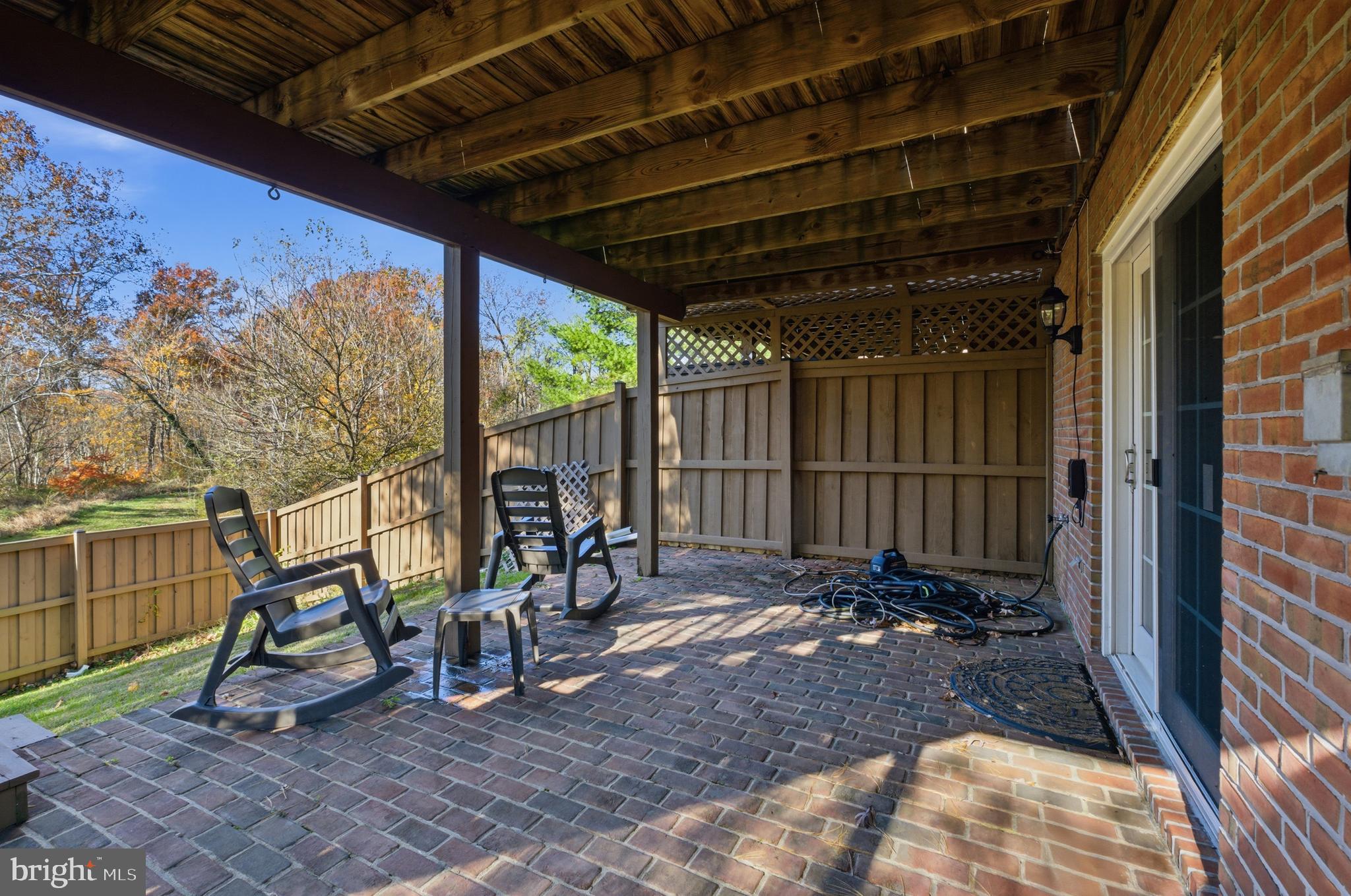 HUNTINGTON MANOR - Residential Lease