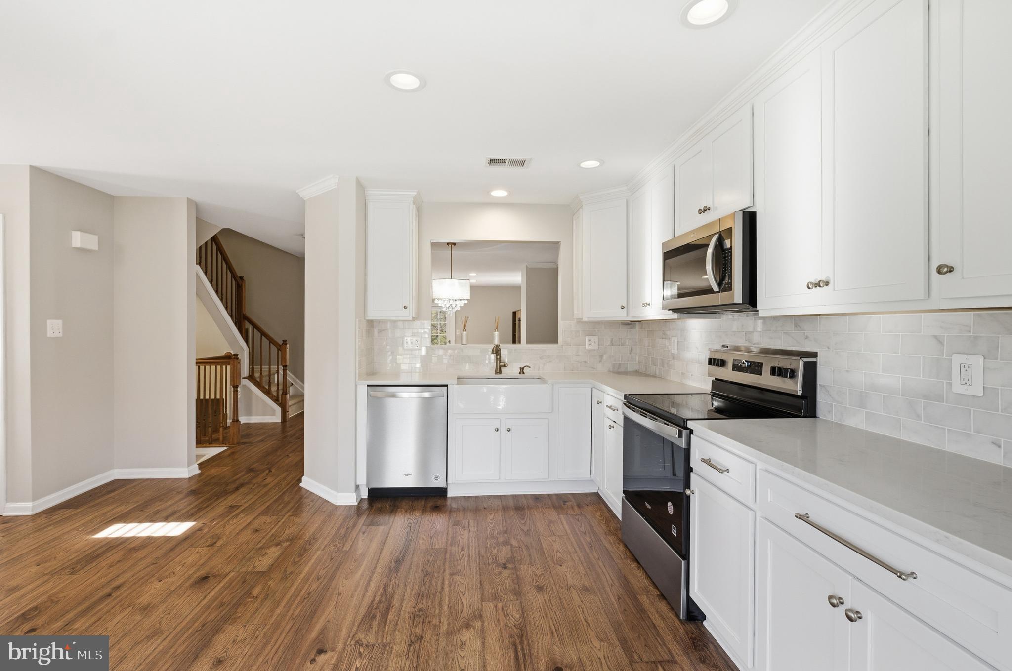 HUNTINGTON MANOR - Residential Lease