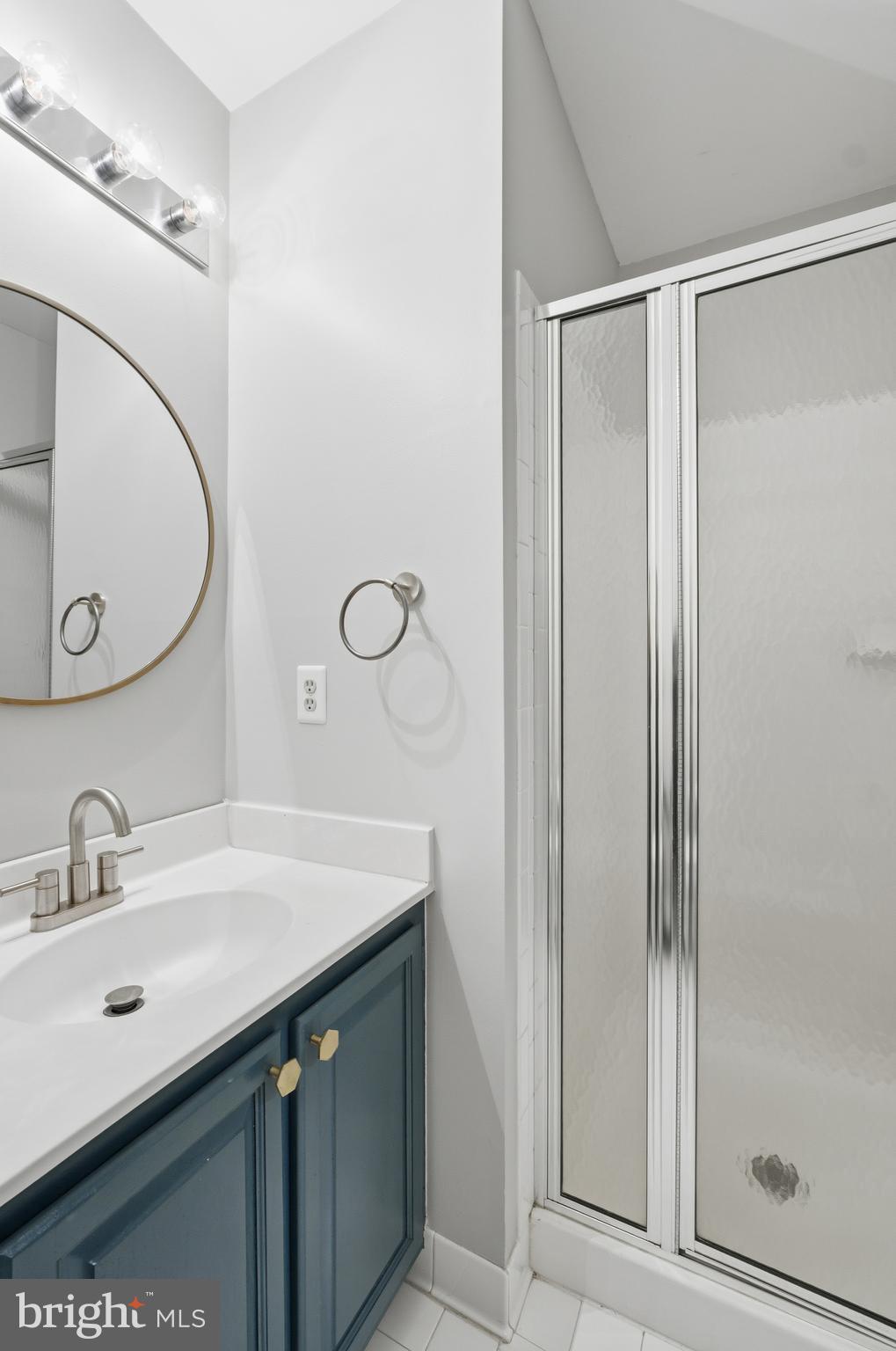 HUNTINGTON MANOR - Residential Lease