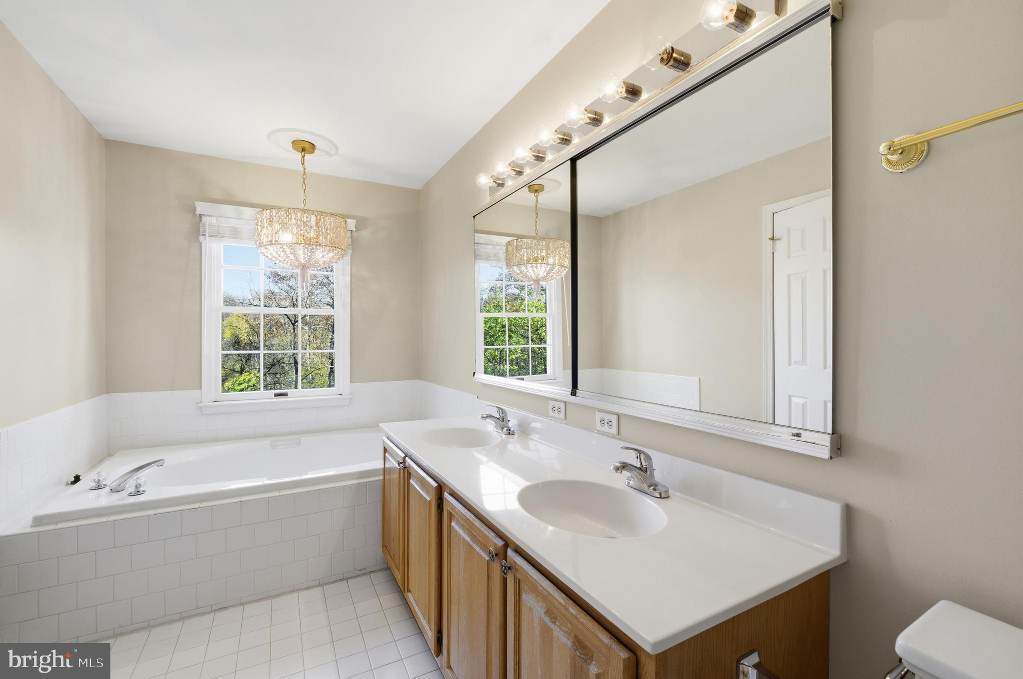 HUNTINGTON MANOR - Residential Lease