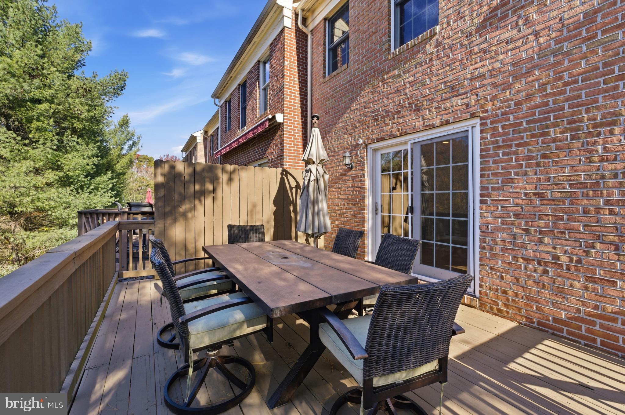 HUNTINGTON MANOR - Residential Lease