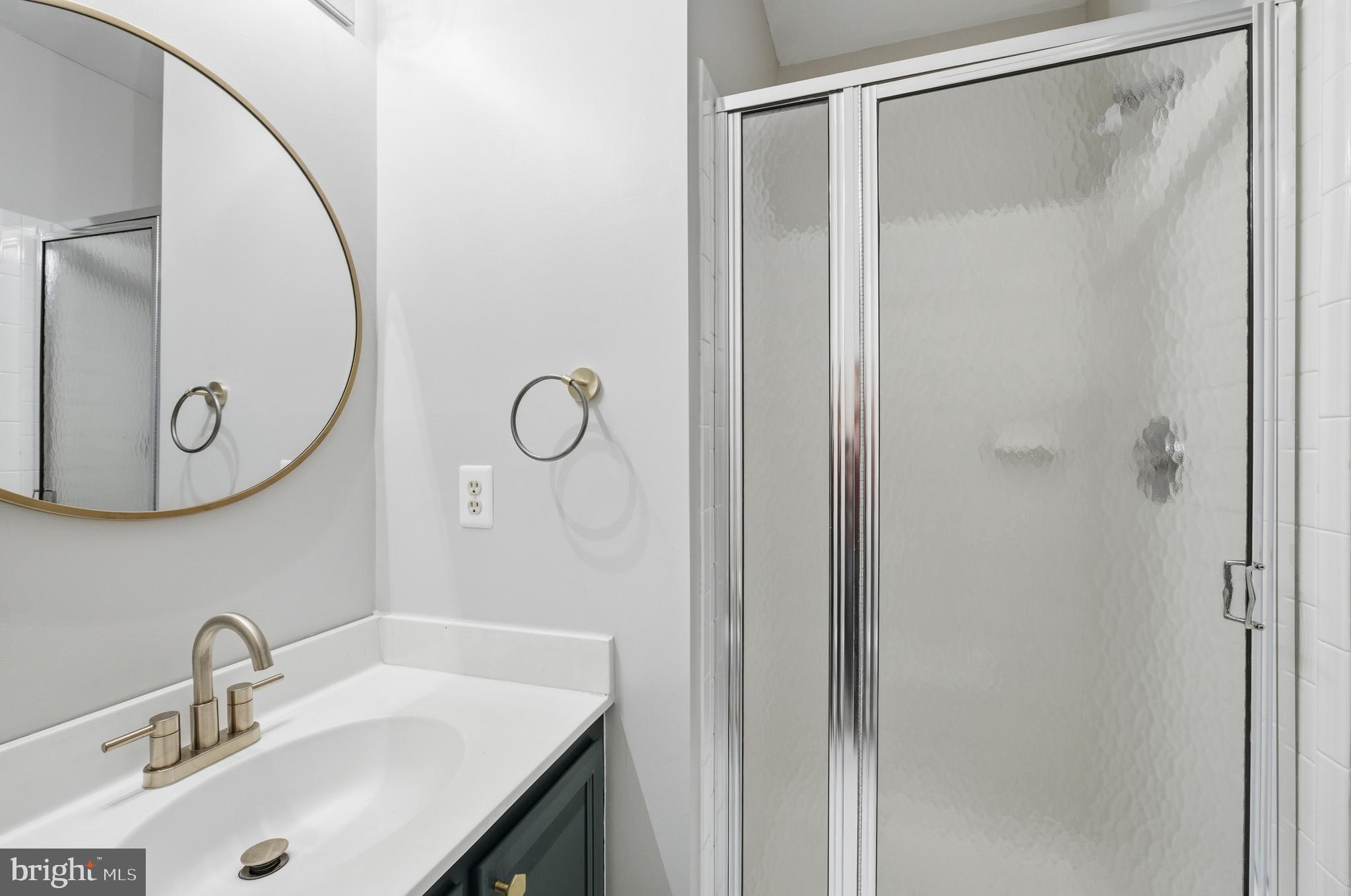 HUNTINGTON MANOR - Residential Lease