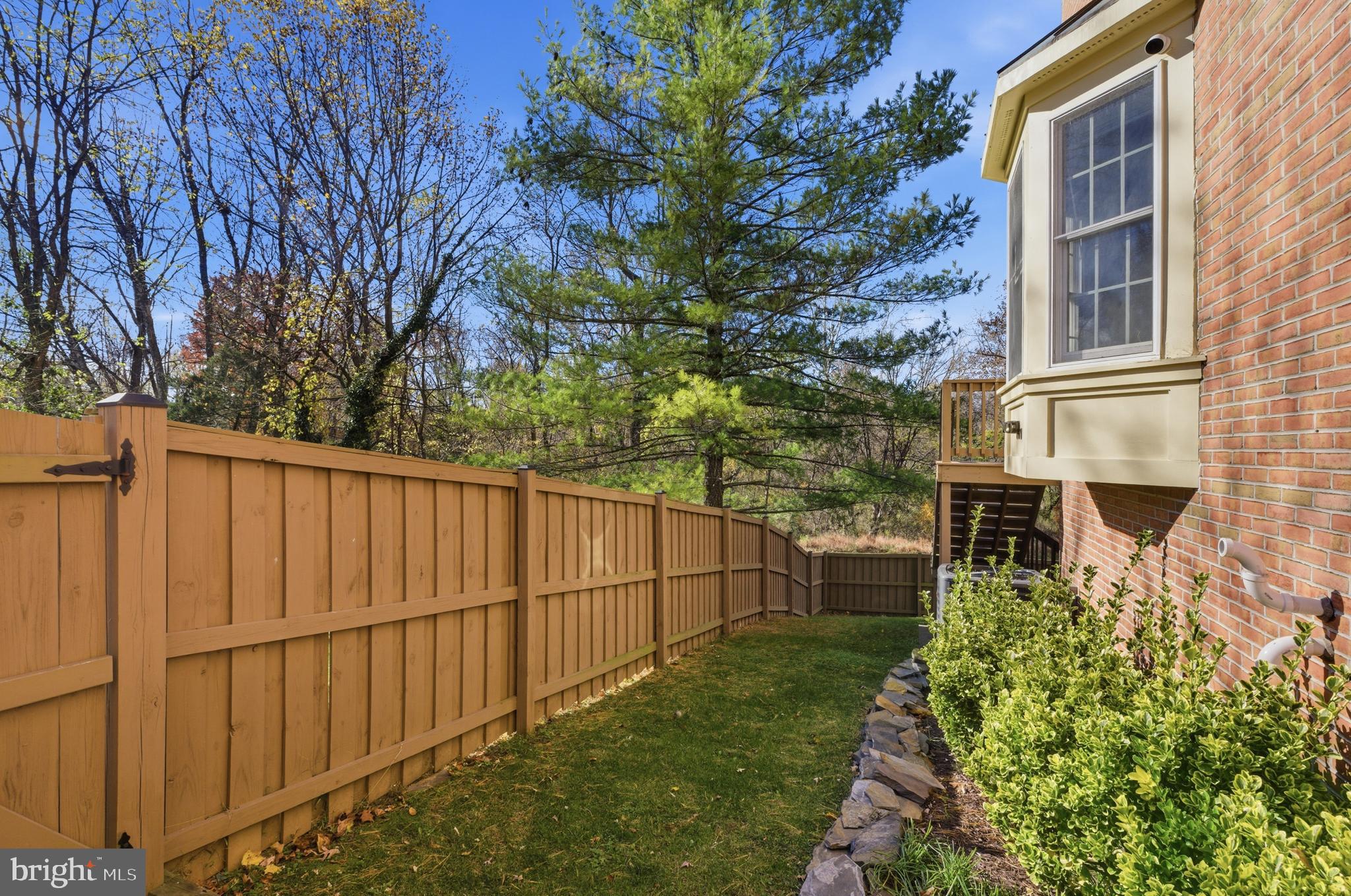 HUNTINGTON MANOR - Residential Lease