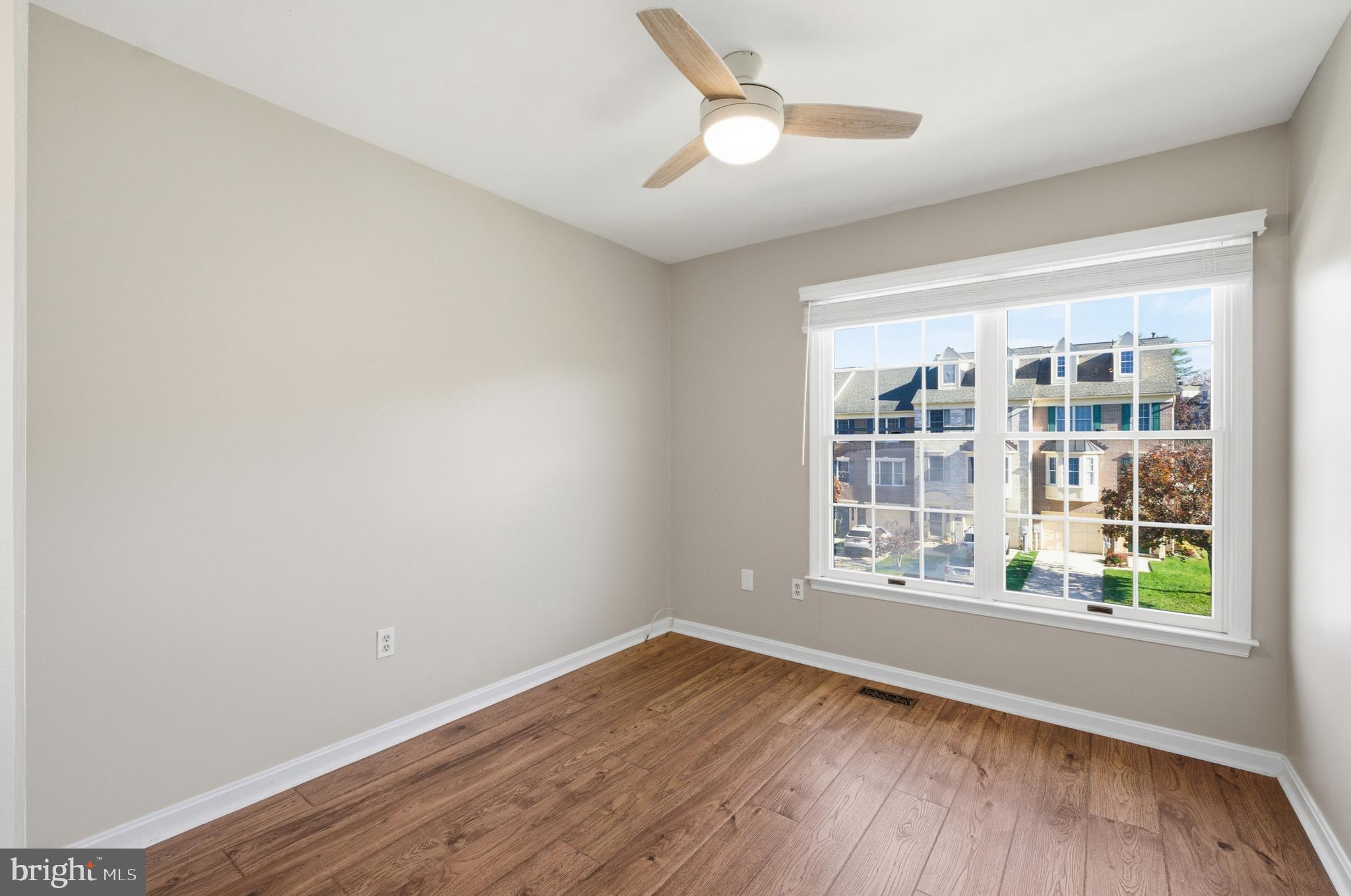 HUNTINGTON MANOR - Residential Lease