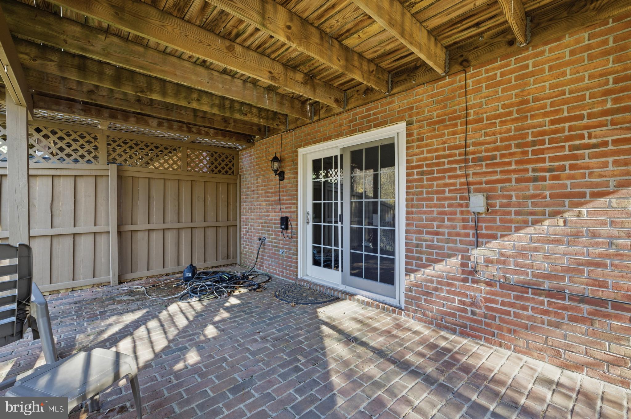 HUNTINGTON MANOR - Residential Lease