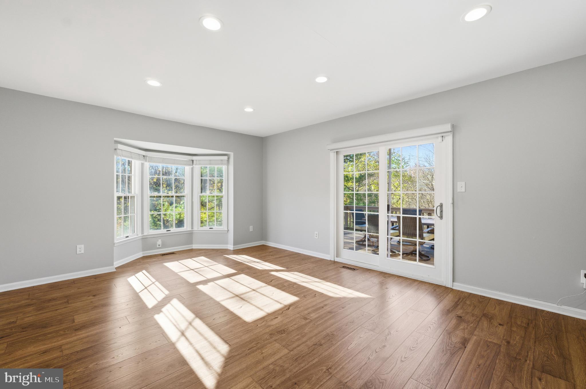 HUNTINGTON MANOR - Residential Lease