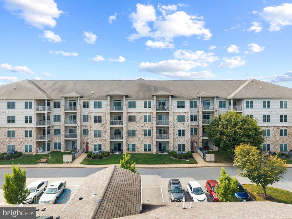Photo of 1000 Fountainview Circle #1113, NEWARK, DE 19713 (MLS # DENC2090060)