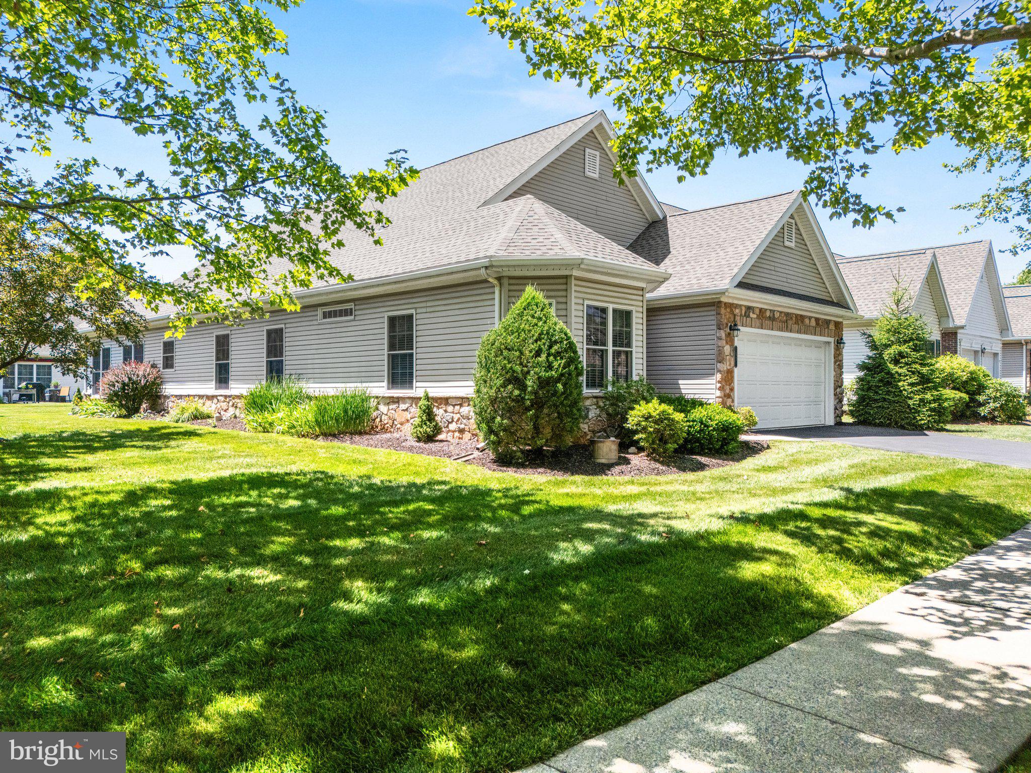 67 GLENMOOR CIR S