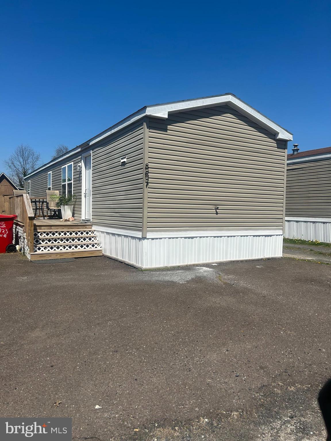 NEIGHBORS OF CREEKVIEW COURT - Residential