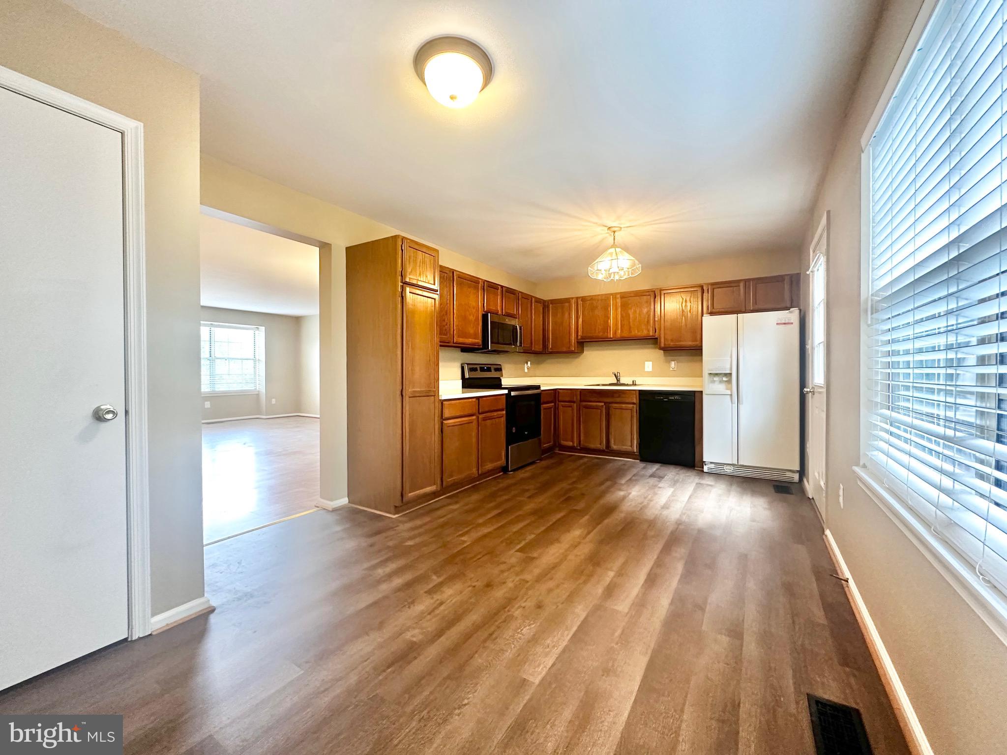 TUDOR OAKS (TH) - Residential Lease