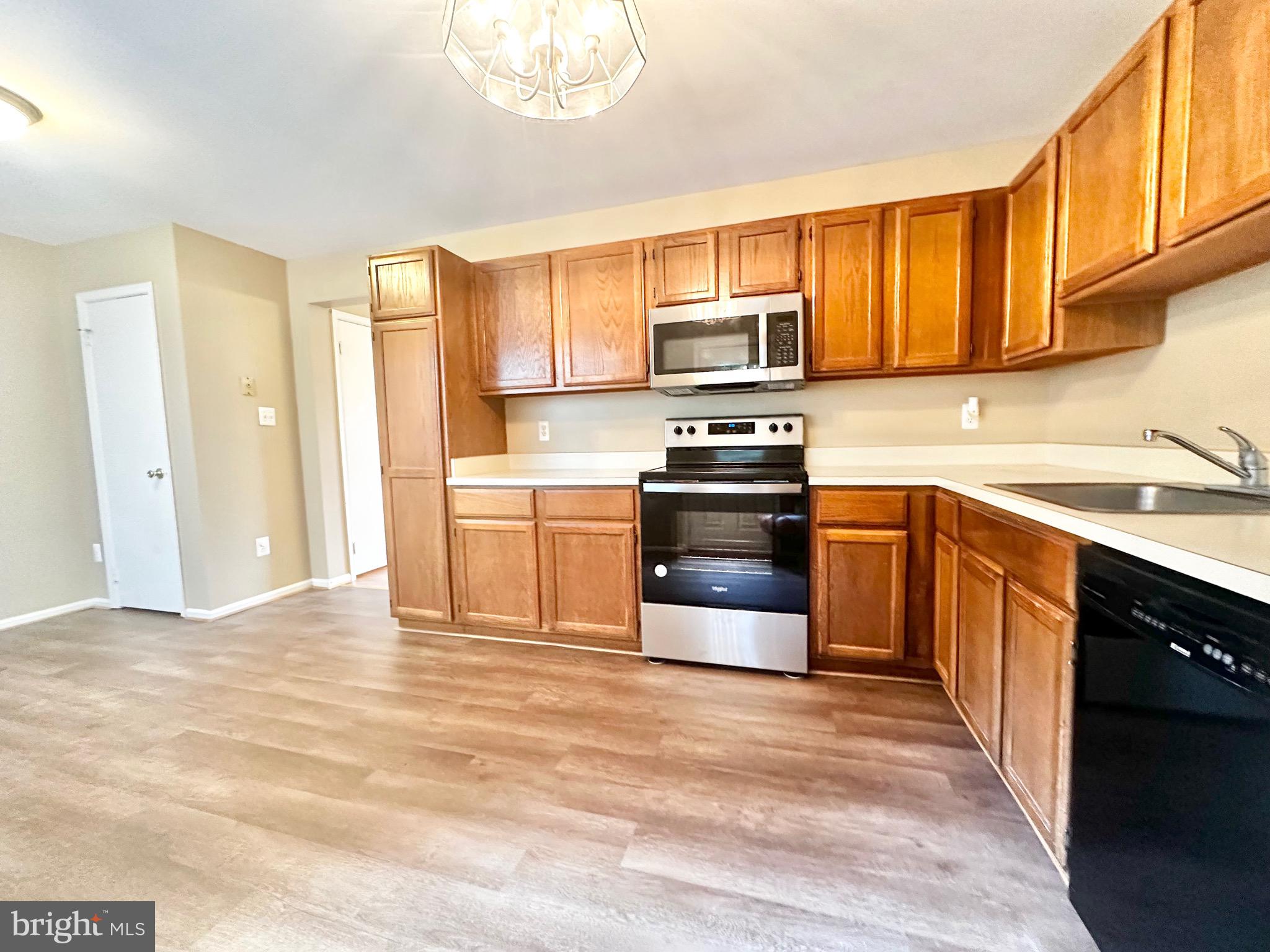 TUDOR OAKS (TH) - Residential Lease