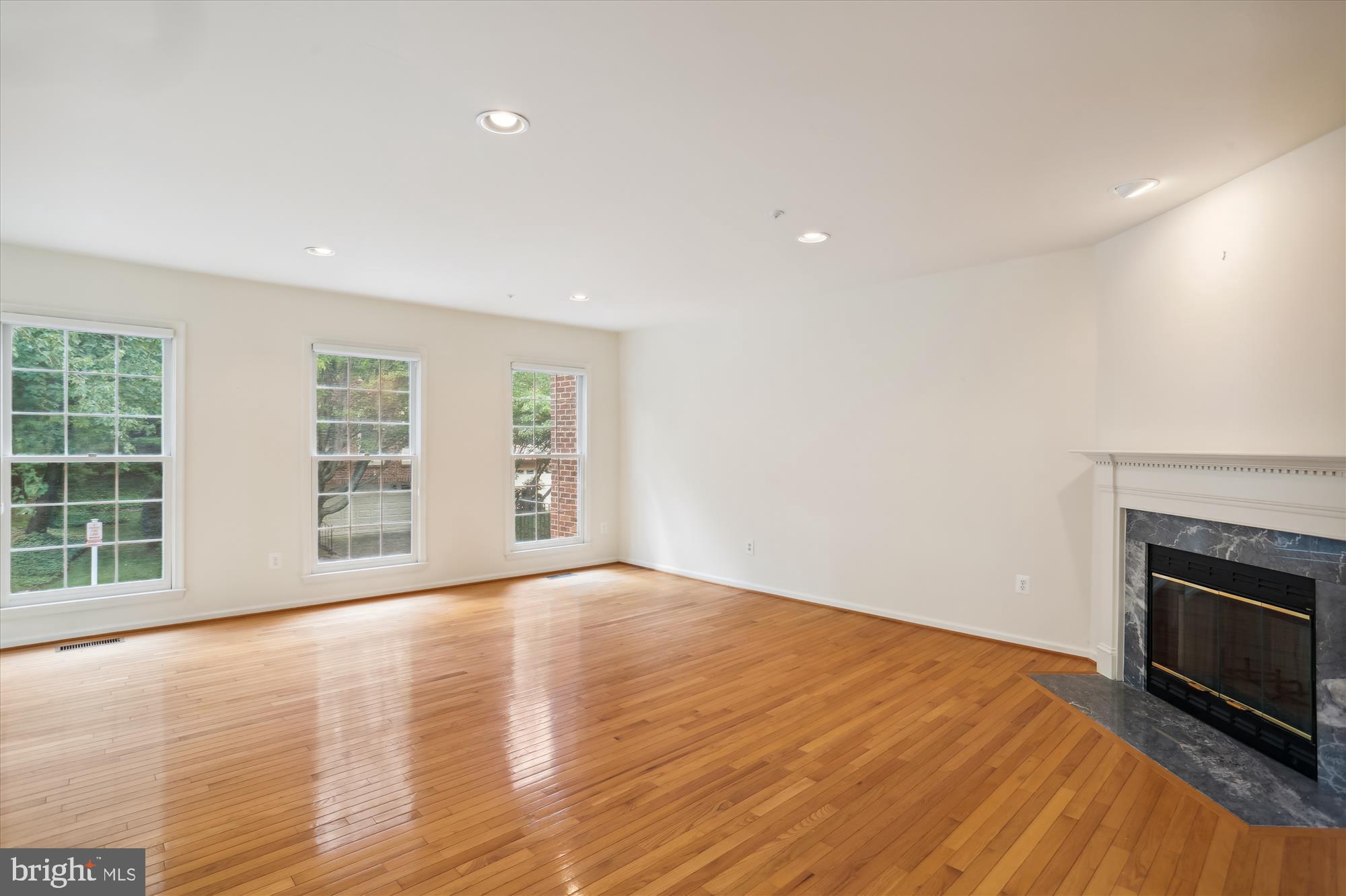 FALLSTONE - Residential Lease