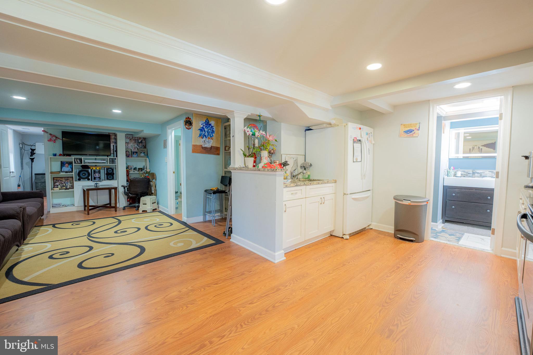 CHESTNUT RIDGE MANOR - Residential