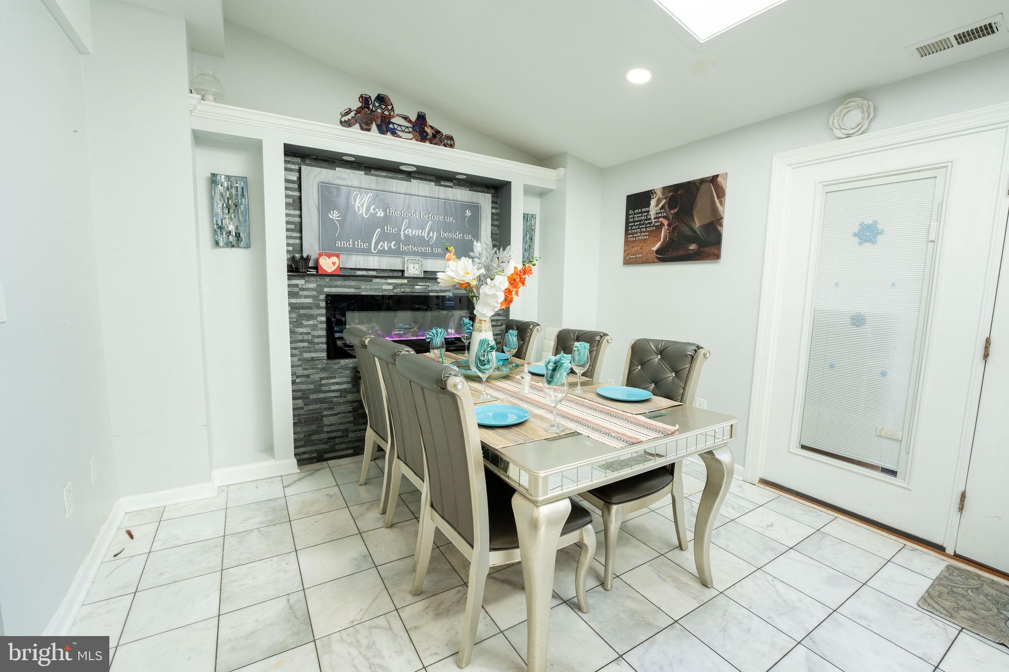 CHESTNUT RIDGE MANOR - Residential