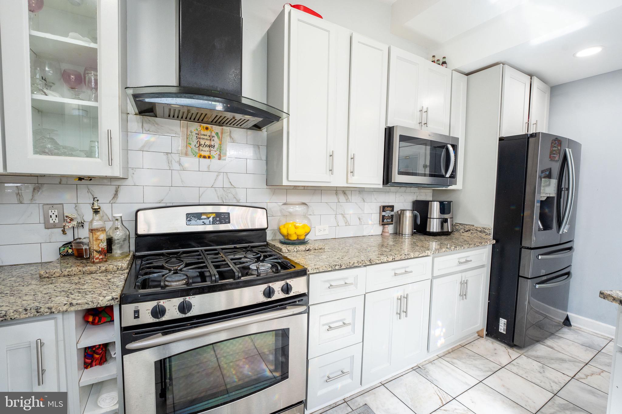 CHESTNUT RIDGE MANOR - Residential