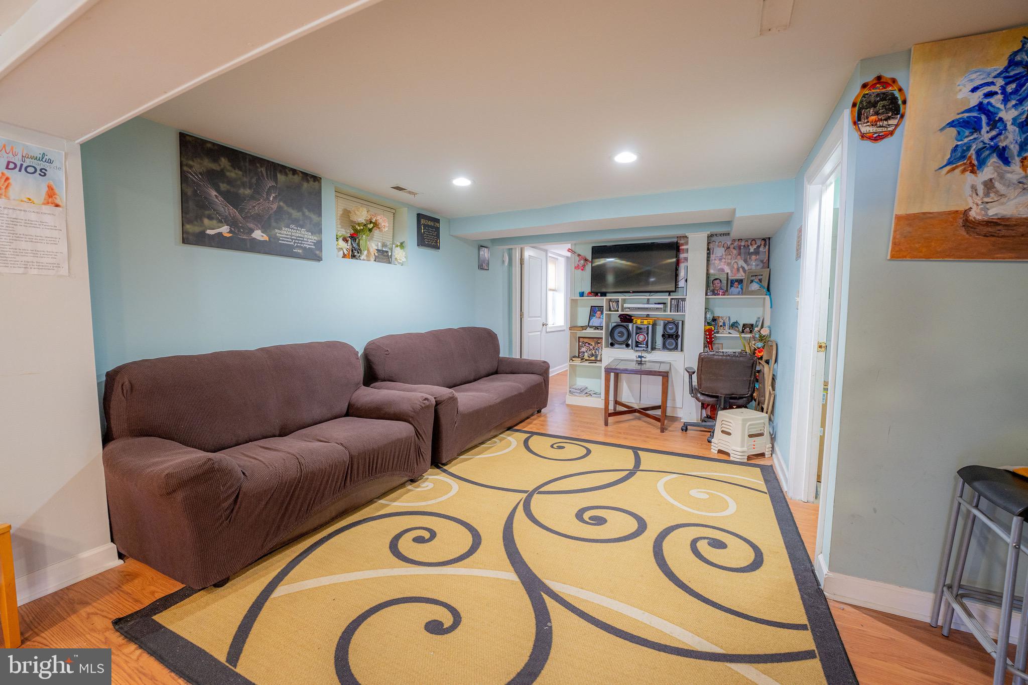 CHESTNUT RIDGE MANOR - Residential