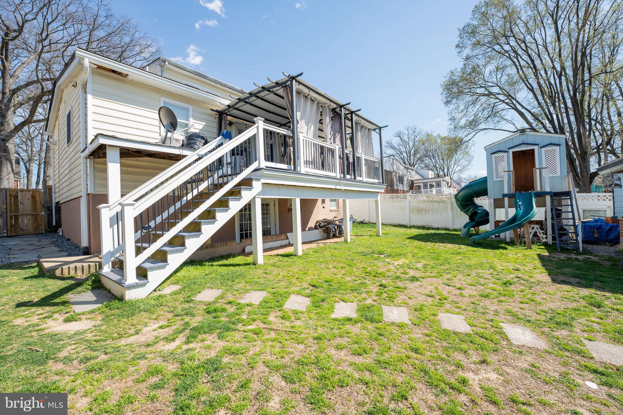 CHESTNUT RIDGE MANOR - Residential