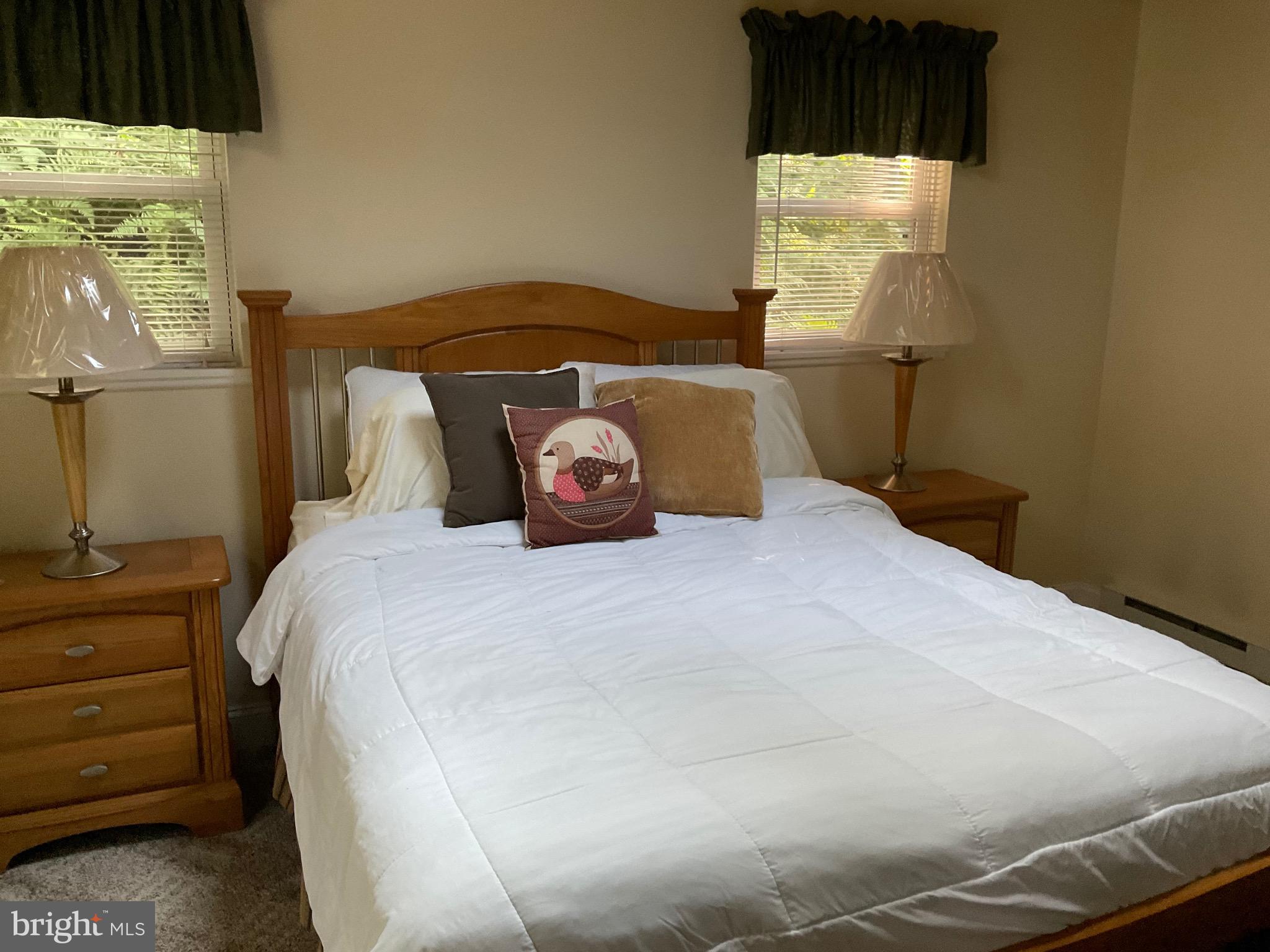 ARROWHEAD  LAKES - Residential