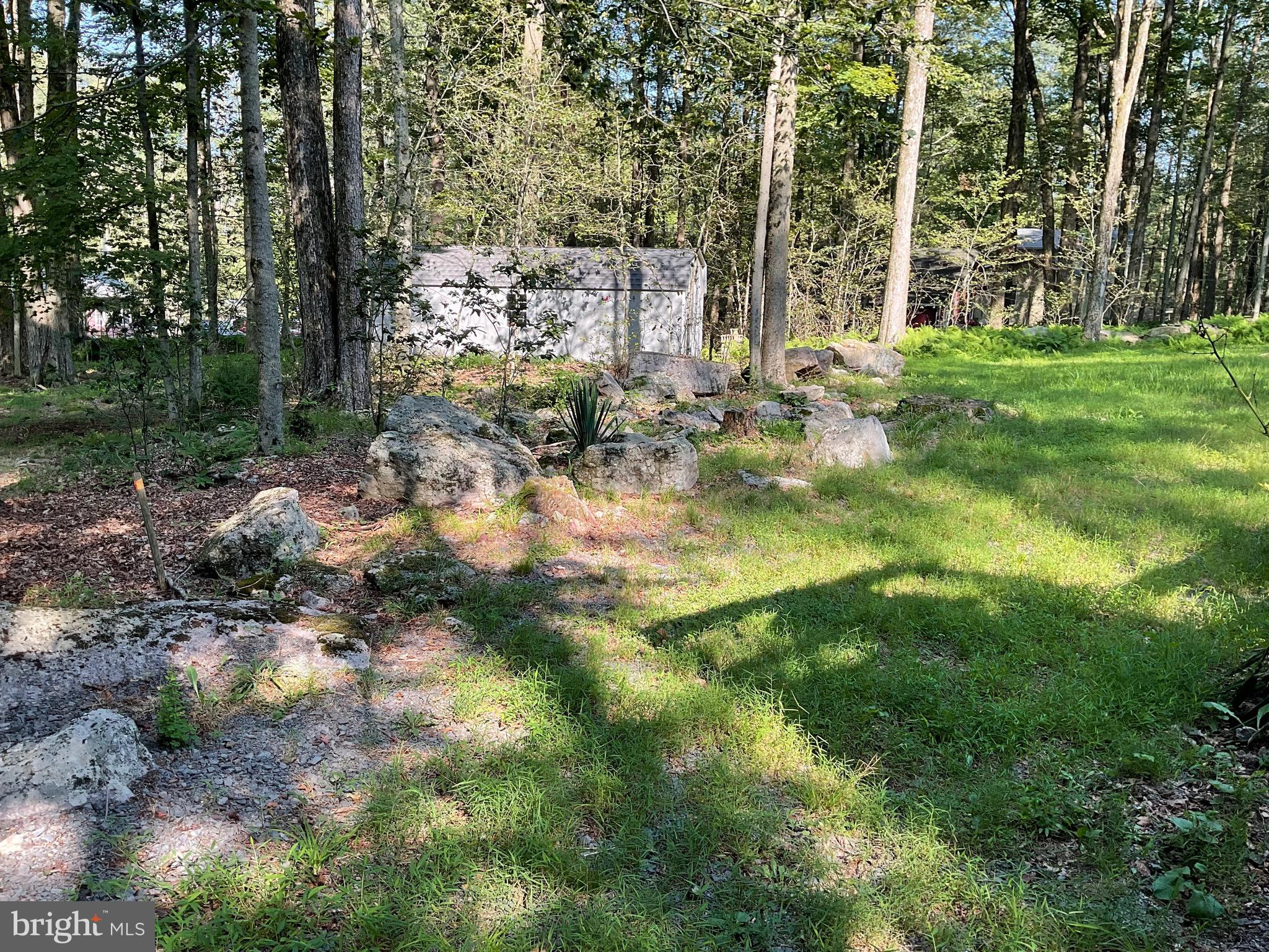 ARROWHEAD  LAKES - Residential