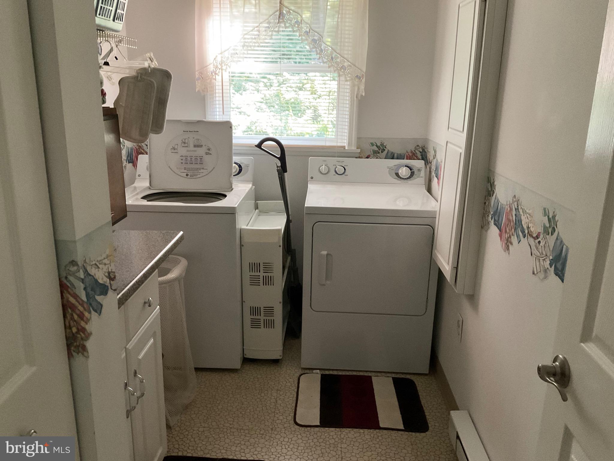 ARROWHEAD  LAKES - Residential