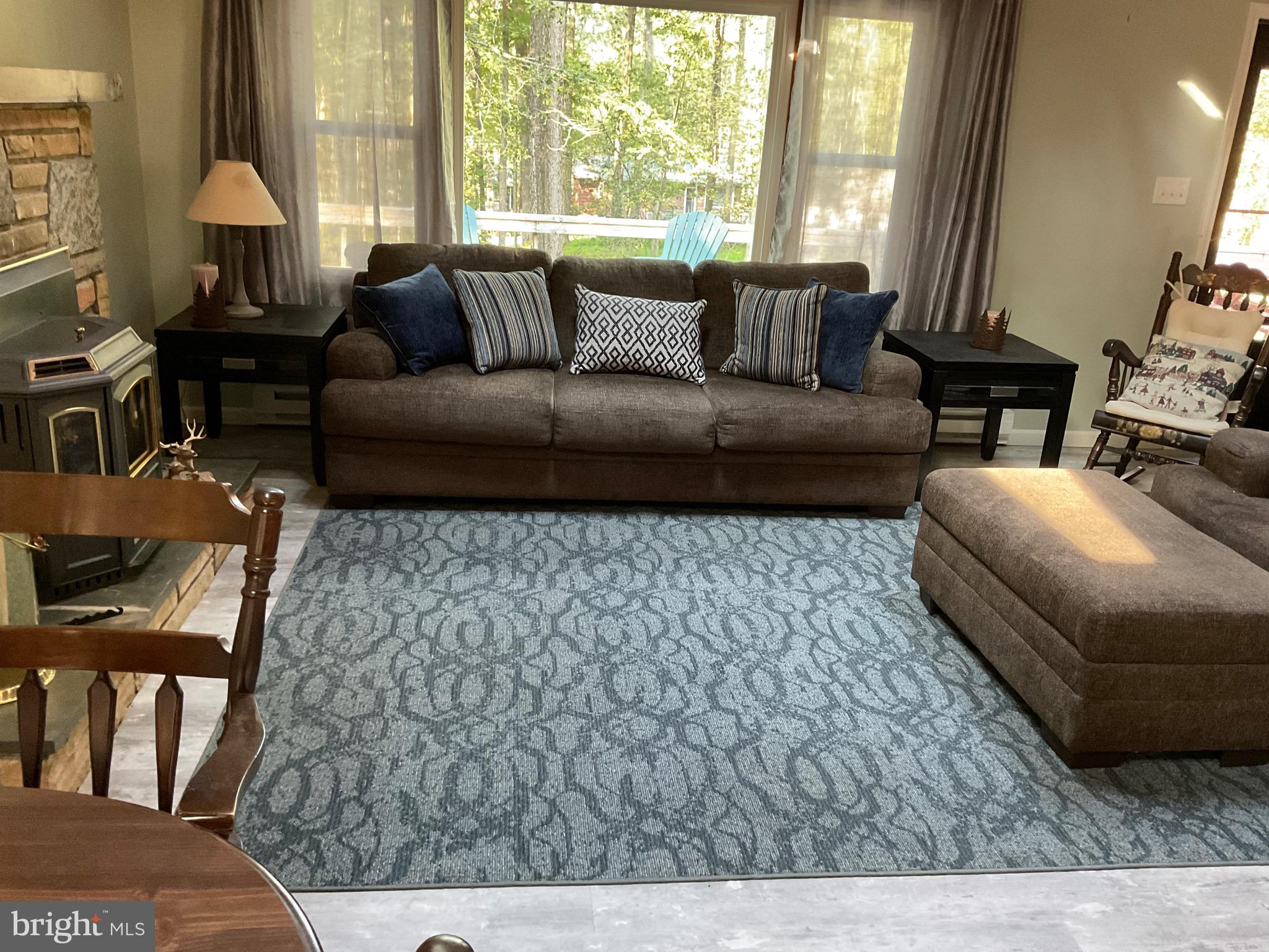 ARROWHEAD  LAKES - Residential