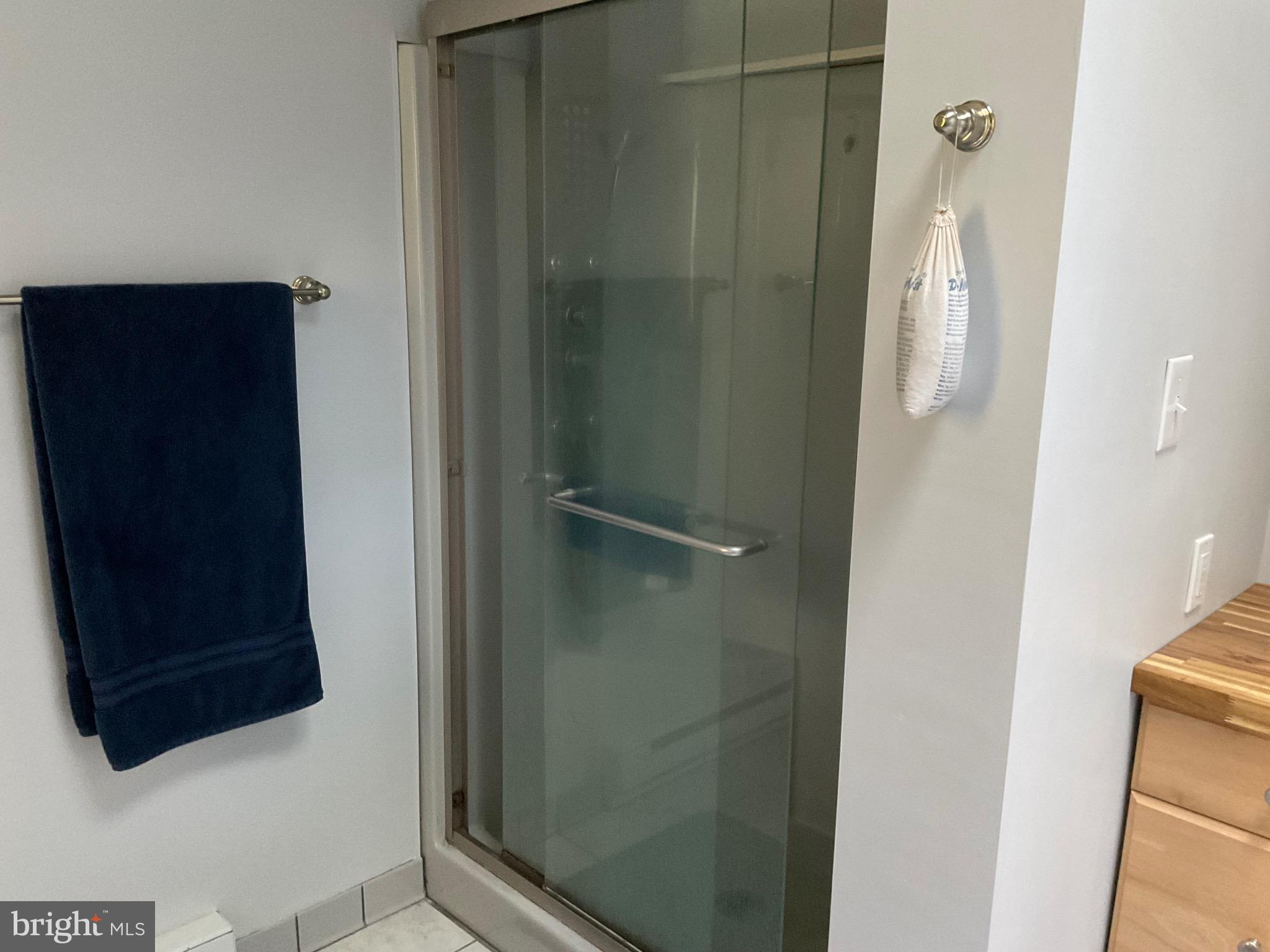 ARROWHEAD  LAKES - Residential