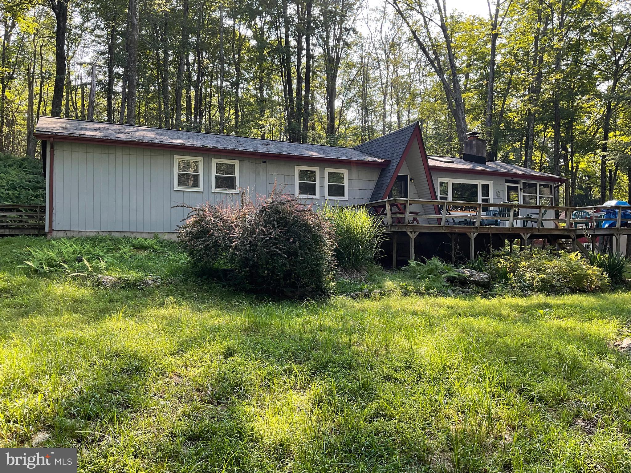 ARROWHEAD  LAKES - Residential