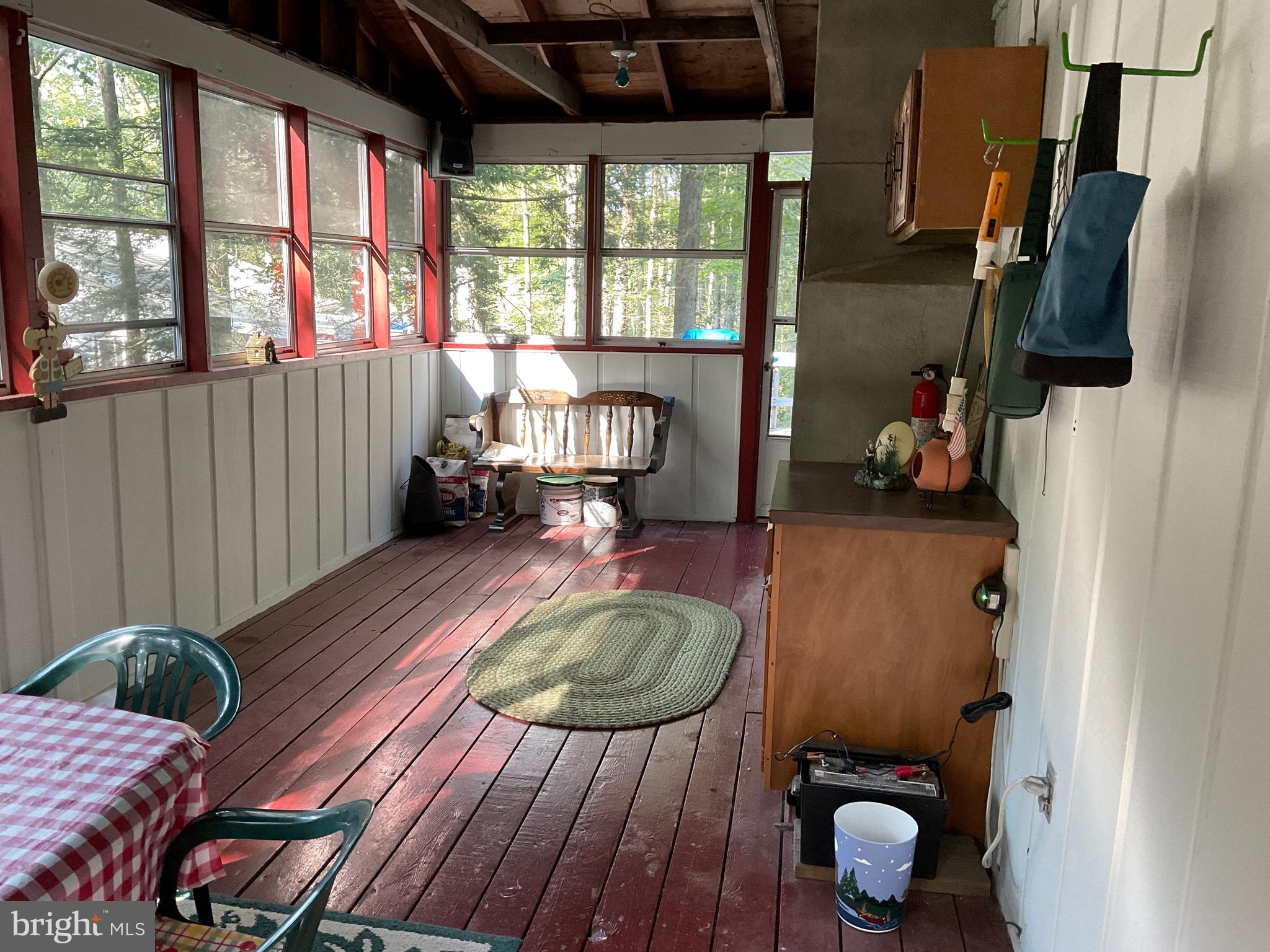 ARROWHEAD  LAKES - Residential